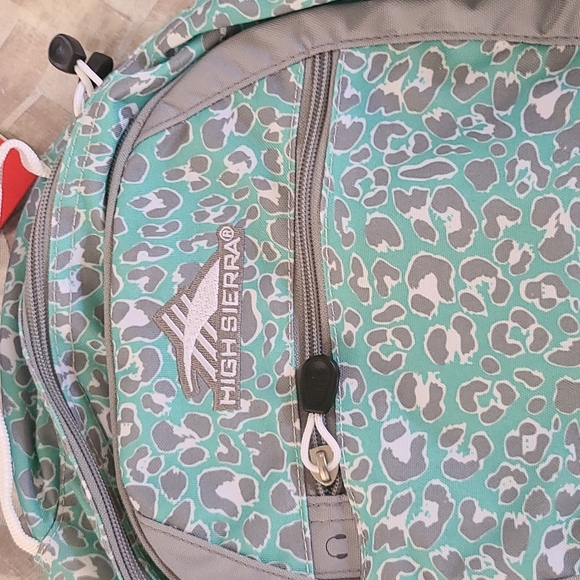 High Sierra Curve Backpack 18.5" - Picture 2 of 16